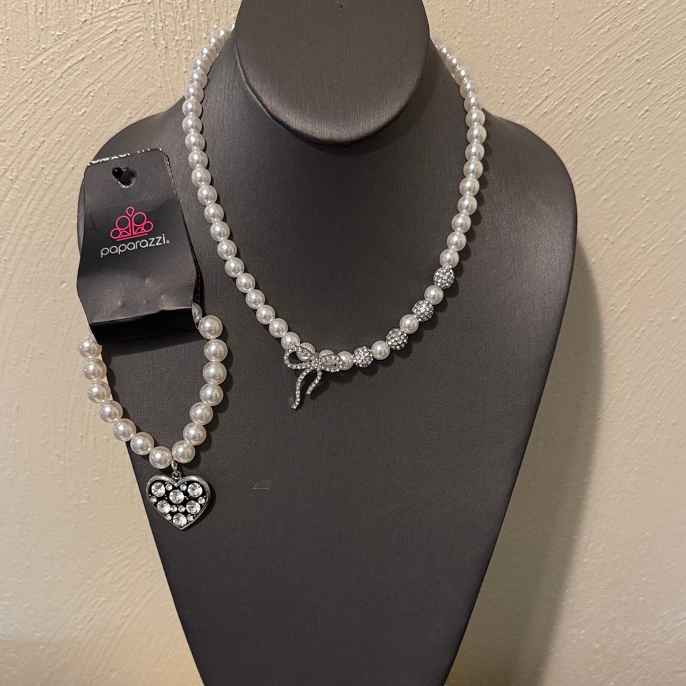 🛍️Silver and White Pearl Necklace with Heart Charm